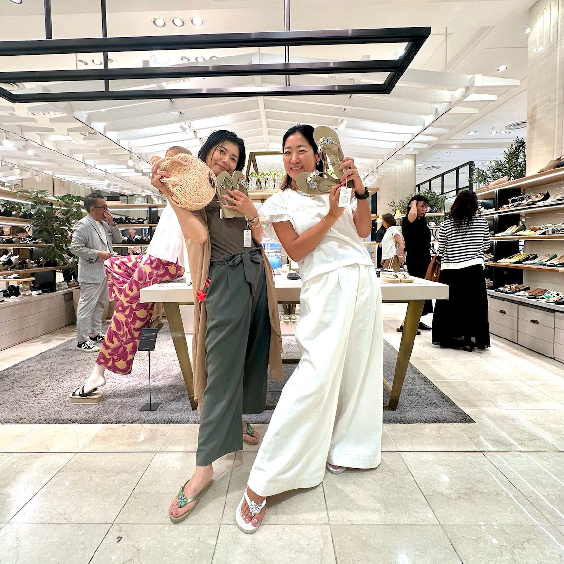 デザイナー初出店!神戸大丸ポップアップ開催レポート|NY発ハンドメイドサンダルブランド