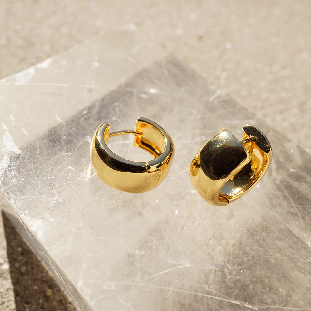 【NY】ピアス: Wide 14K Gold Hoop Mini