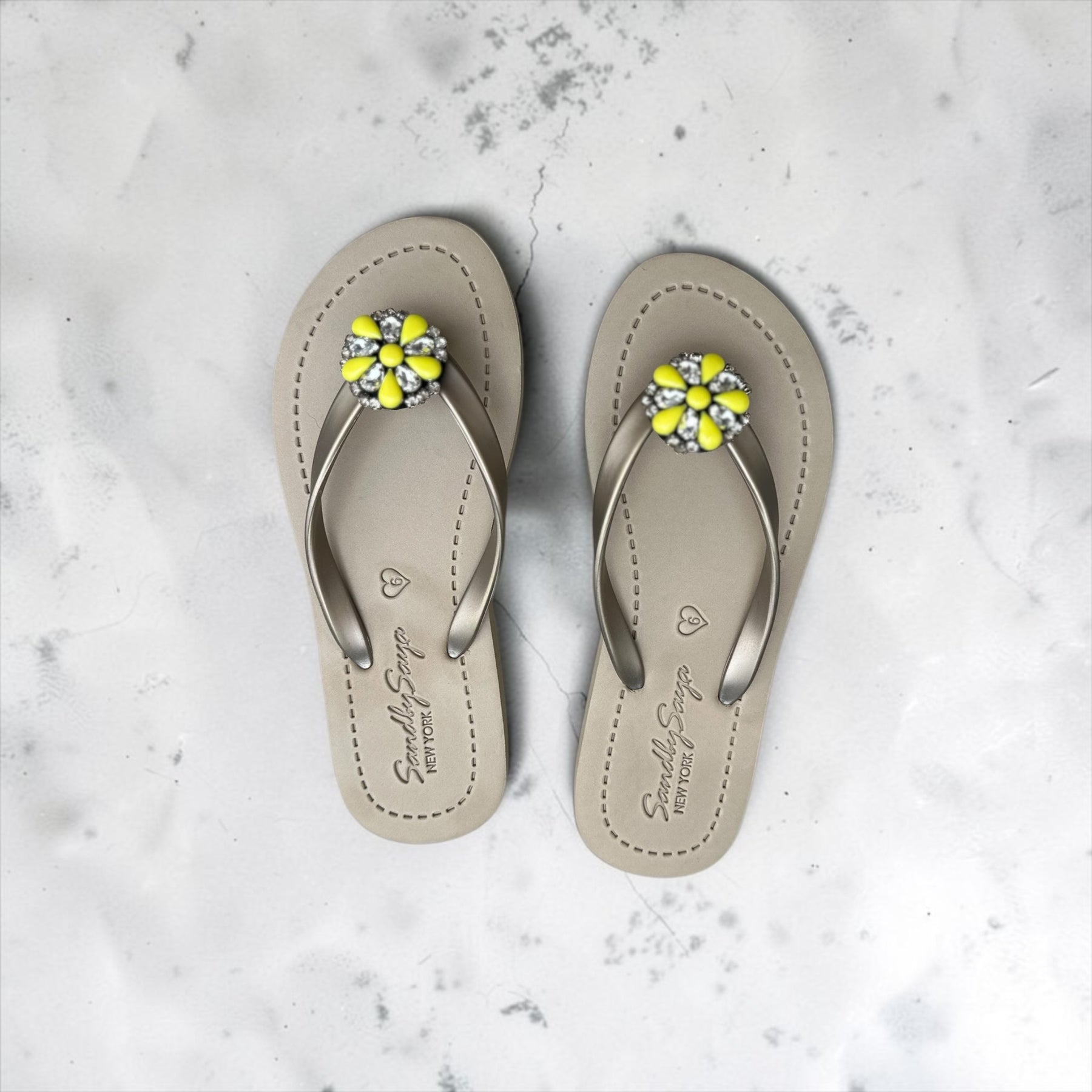 【JP】Bedford - イエローフワラーのビジューフラットWomen's Flat Sandal-Japan Stock