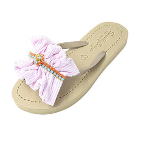 【JP】【日本限定】USで完売！ピンクフリル×ターコイズ&珊瑚 ビジュー フラットサンダル残り２足！Hudson Pink Japan Stock