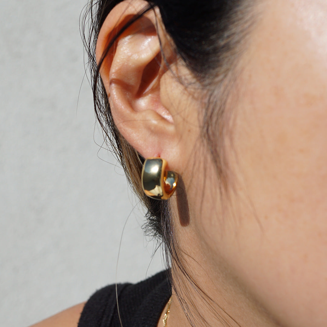 【NY】ピアス: Wide 14K Gold Hoop Mini